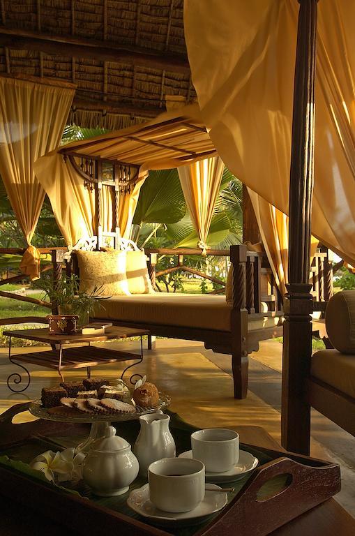 Breezes Beach Club And Spa 브웨주 외부 사진