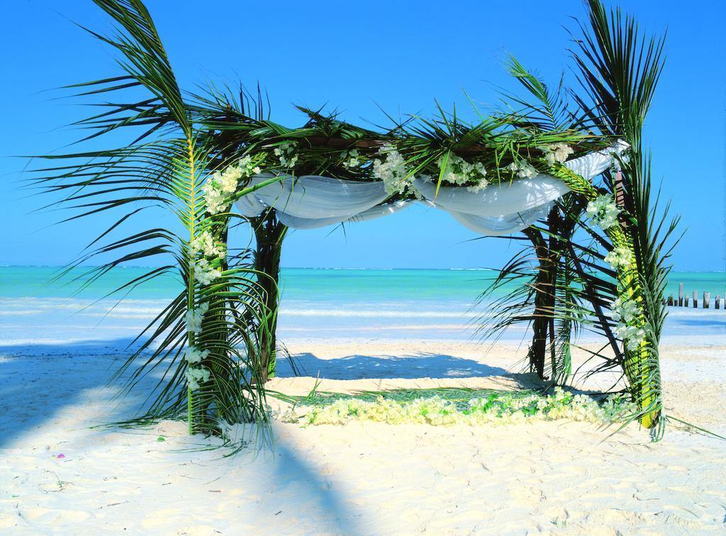 Breezes Beach Club And Spa 브웨주 외부 사진