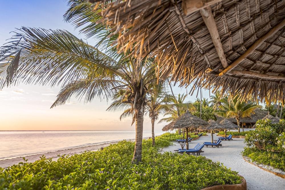Breezes Beach Club And Spa 브웨주 외부 사진